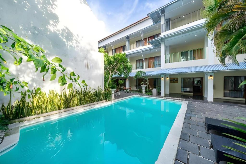 Spazzio Bali Hotel Kuta  Exterior photo