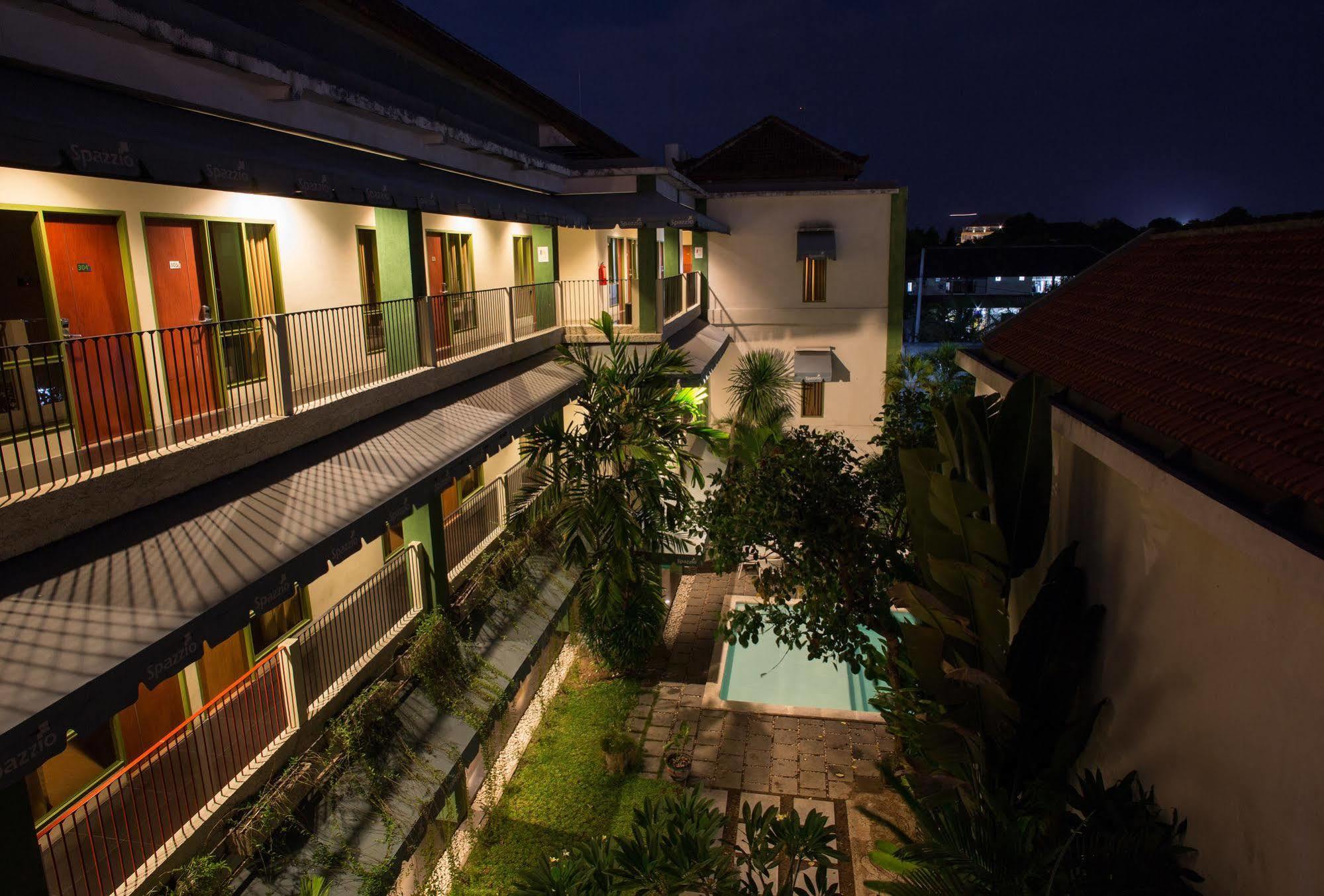 Spazzio Bali Hotel Kuta  Exterior photo